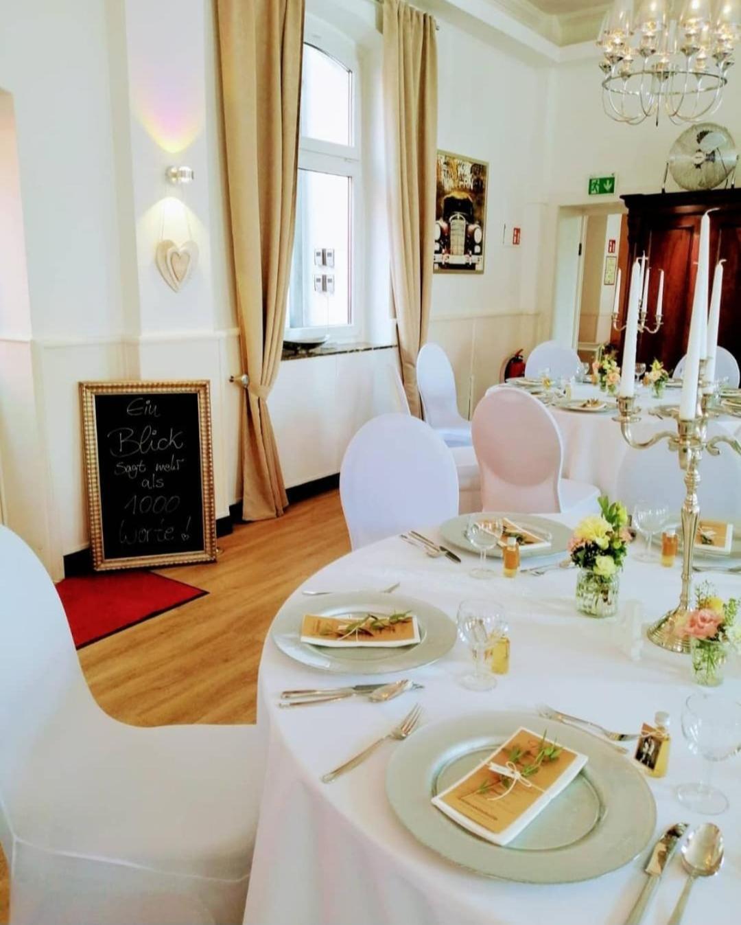 Zur Sonne "Gasthaus-Bar-Events" Poppenhausen Kültér fotó