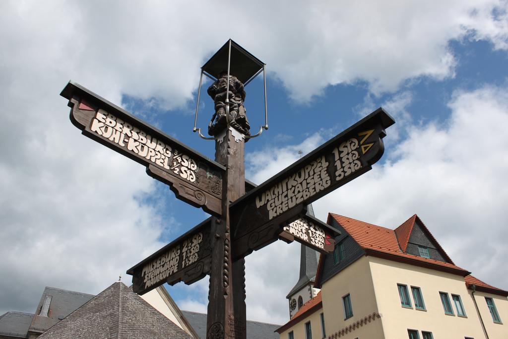Zur Sonne "Gasthaus-Bar-Events" Poppenhausen Kültér fotó